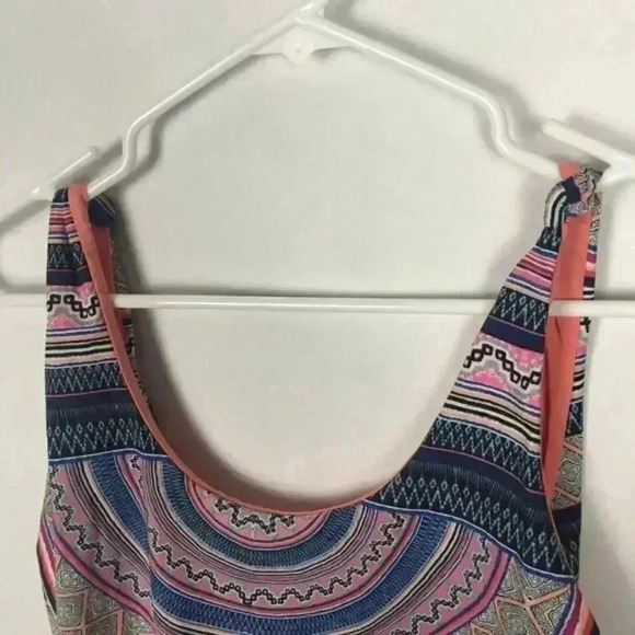 Red Carter Cali Knotted One-Piece Size Medium - Picture 8 of 8